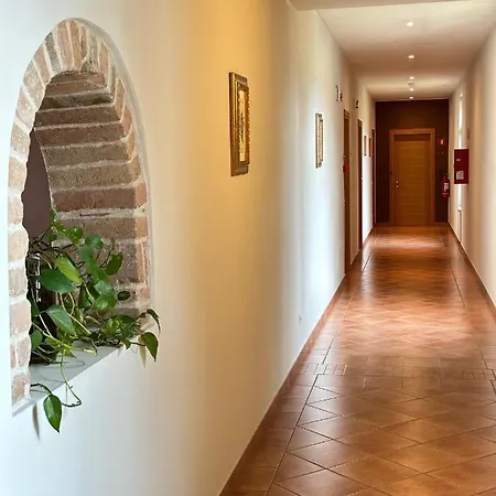 Domus San Bernardino Bed & Breakfast *