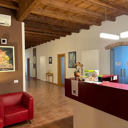 לינה וארוחת בוקר Domus San Bernardino ורונה