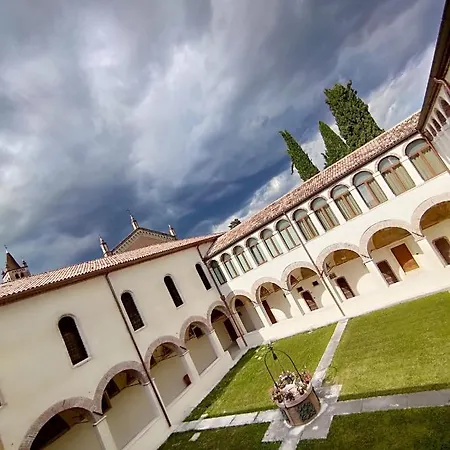 Domus San Bernardino לינה וארוחת בוקר