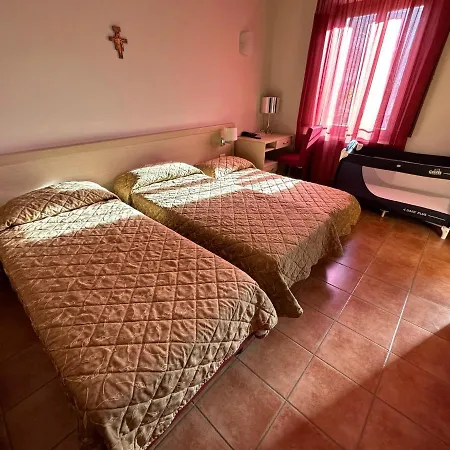 Domus San Bernardino לינה וארוחת בוקר